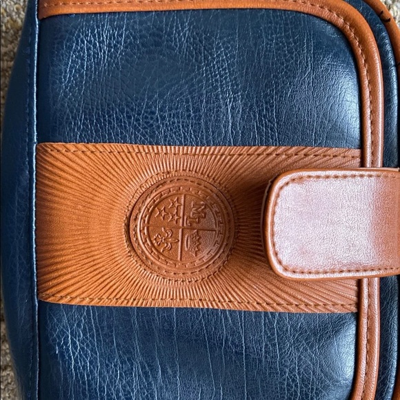 Vintage Crossbody - Picture 4 of 5